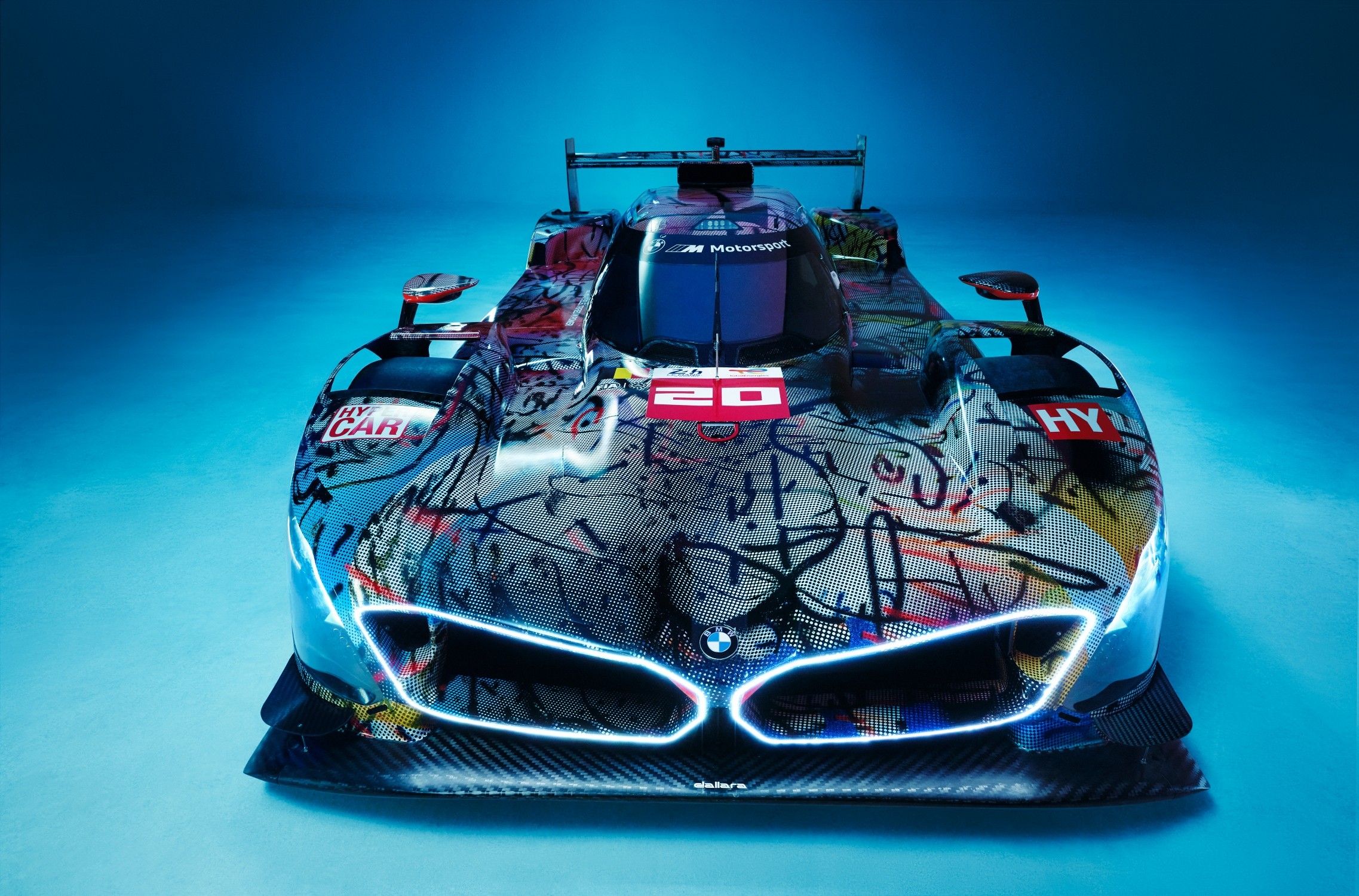 BMW Partners with Frieze Seoul: Asian Debut of BMW Art Car #20 and Limited BMW i7 Miniature Edition | Auto Trader UAE