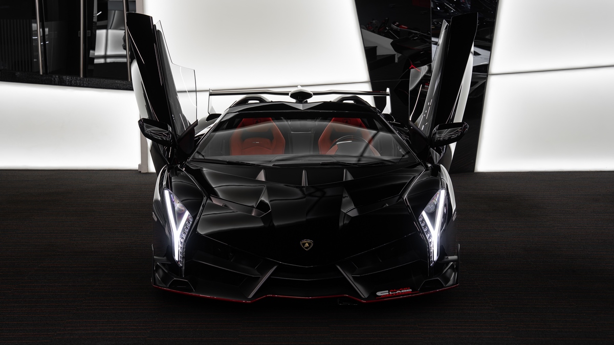 Lamborghini Veneno Roadster 1 of 9 Arrives at Al Ain Class Motors, Dubai | Auto Trader UAE