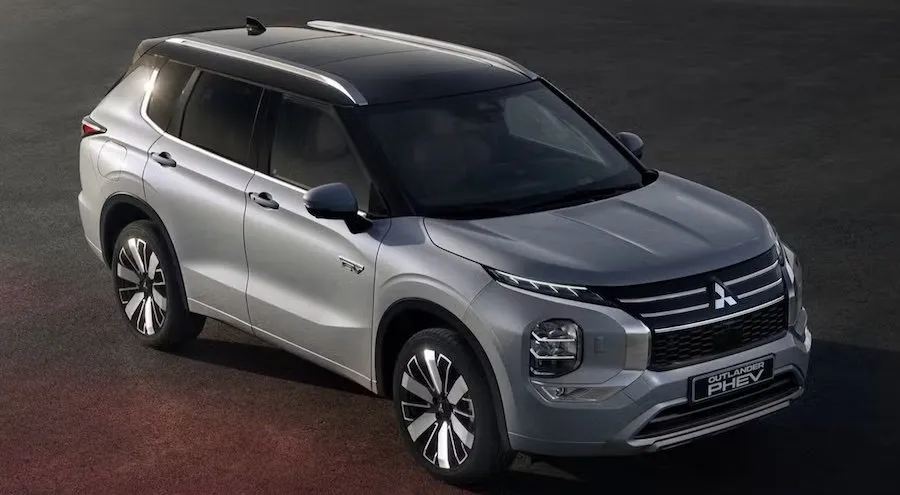 2026 Mitsubishi Outlander PHEV Review | Auto Trader UAE | Auto Trader UAE