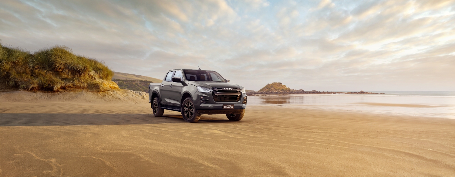 Conquering the Sands: Isuzu D-Max Sand Driving Guide | Auto Trader UAE | Auto Trader UAE