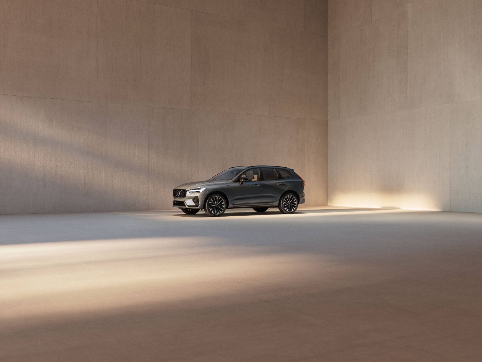 The Best-Selling Volvo XC60 SUV Gets Even Better – 2026 Model Refresh | Auto Trader UAE