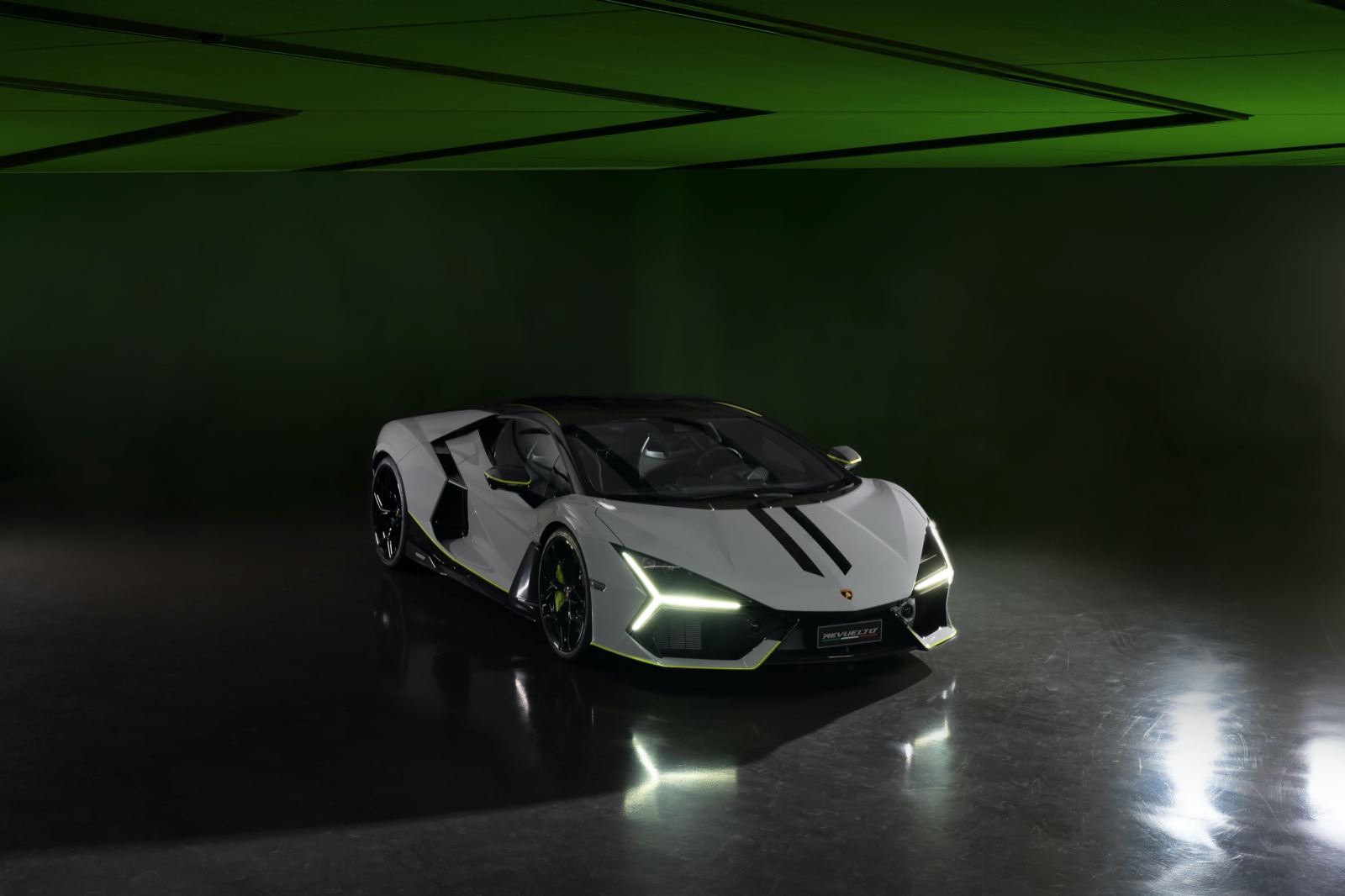 Unveiling the Lamborghini Arena Revuelto: Automotive Artistry | Auto Trader UAE