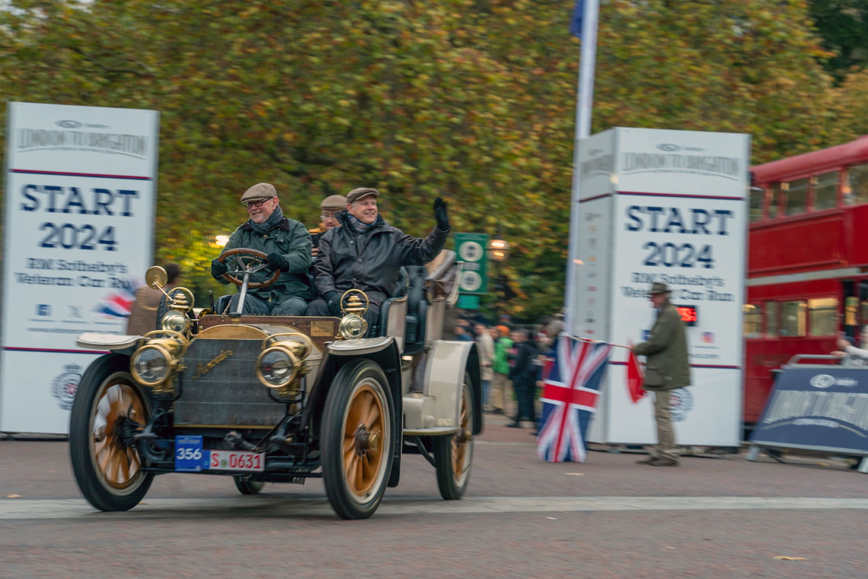 Crossing the Finish Line: 120-Year-Old Mercedes Completes London to Brighton Run | Auto Trader UAE