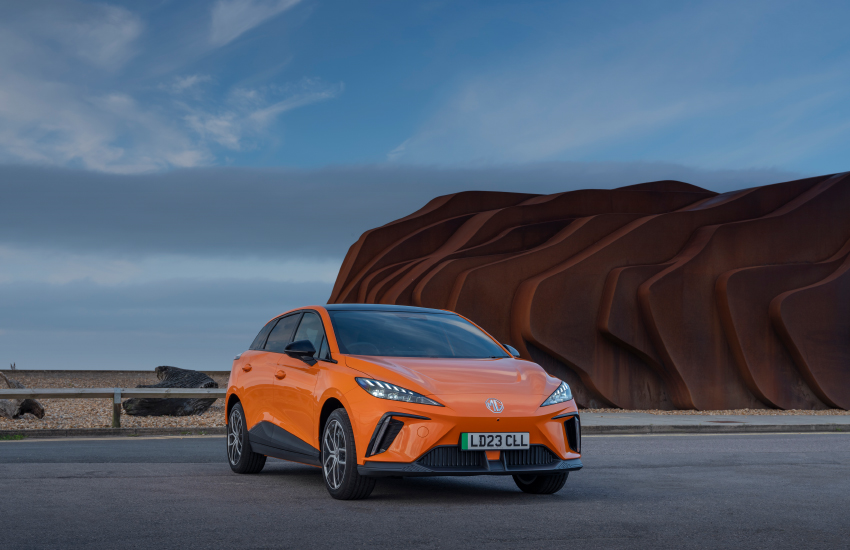 MG4 EV Extended Range Takes Electric Driving to New Heights | Auto Trader UAE