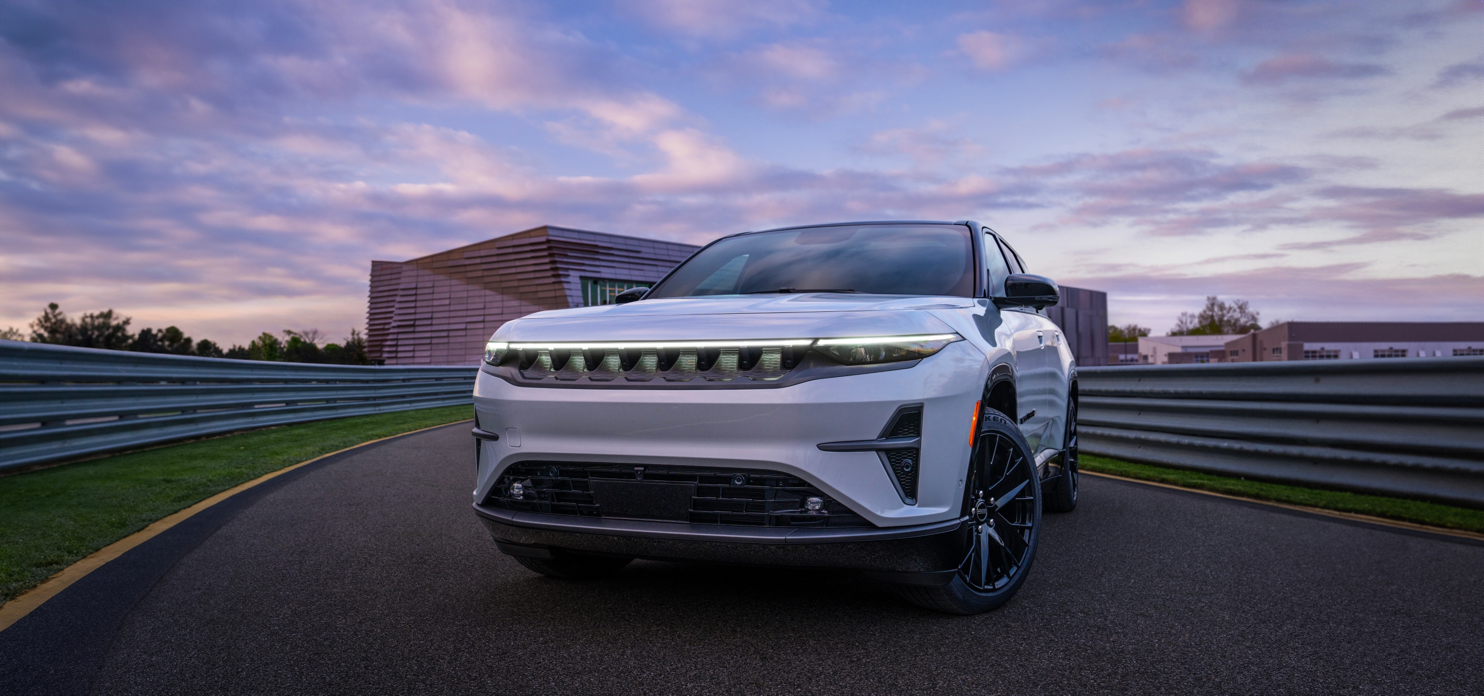 Discover the All-new, All-electric 2024 Jeep® Wagoneer S  | Auto Trader UAE