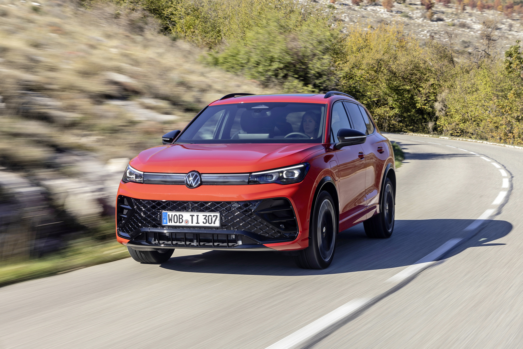 Introducing the 2024 Tiguan eHybrid: Long-Range Plug-In Hybrid Drives | Auto Trader UAE