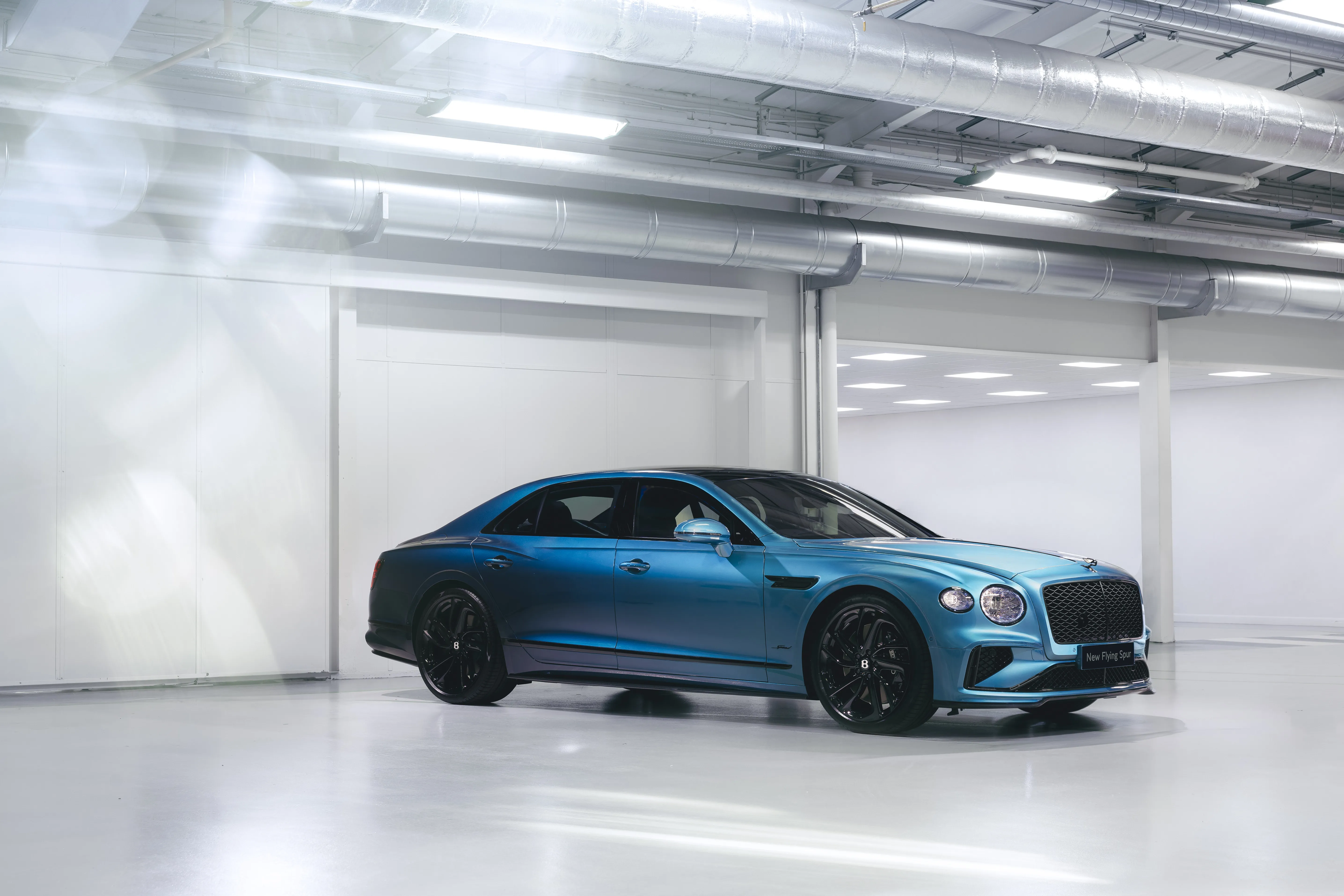 First ‘Ombré’ Sedan Revealed by Bentley – Flying Spur by Mulliner | Auto Trader UAE