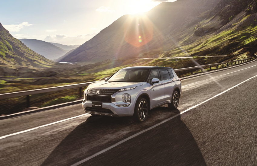 Mitsubishi Outlander Plug-in Hybrid Clinches 2024 Family Green Car of the Year Award | Auto Trader UAE