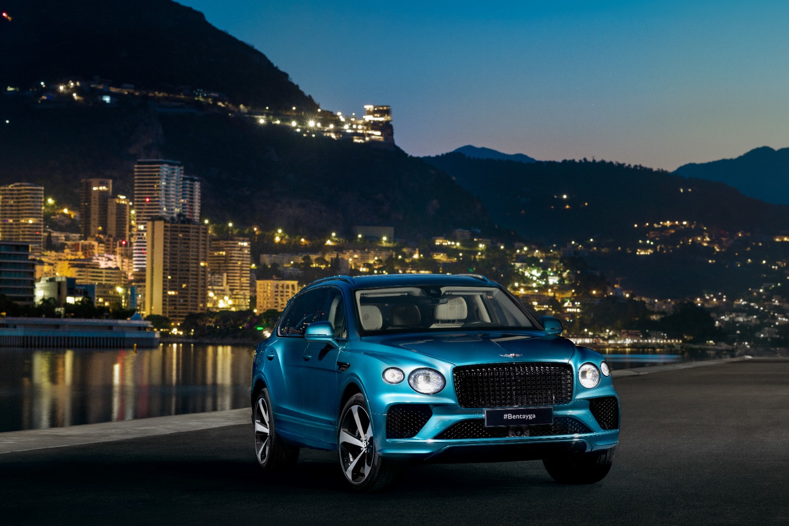 Bentley Bentayga EWB Azure Riviera Collection Debuts | Auto Trader UAE