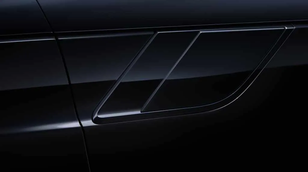 Range Rover Sport SV Black: Monochrome Luxury and Performance | Auto Trader UAE