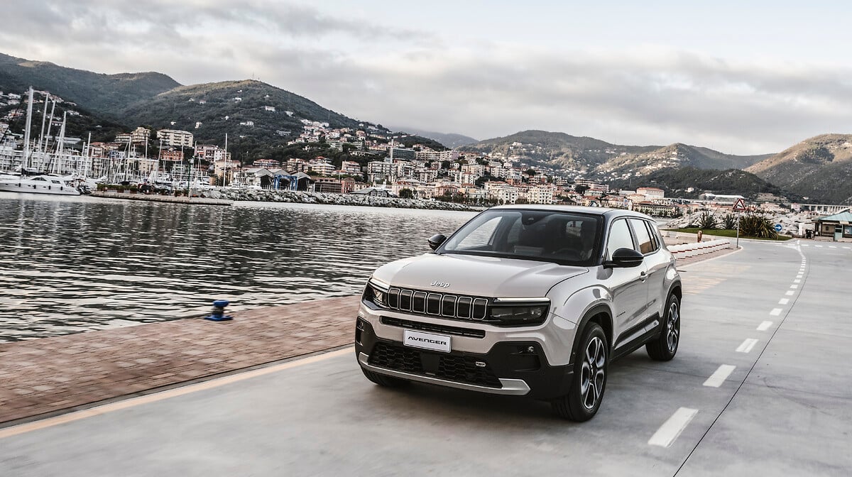 Jeep® Avenger Hits 100,000 Orders: Driving Jeep Success to New Levels | Auto Trader UAE