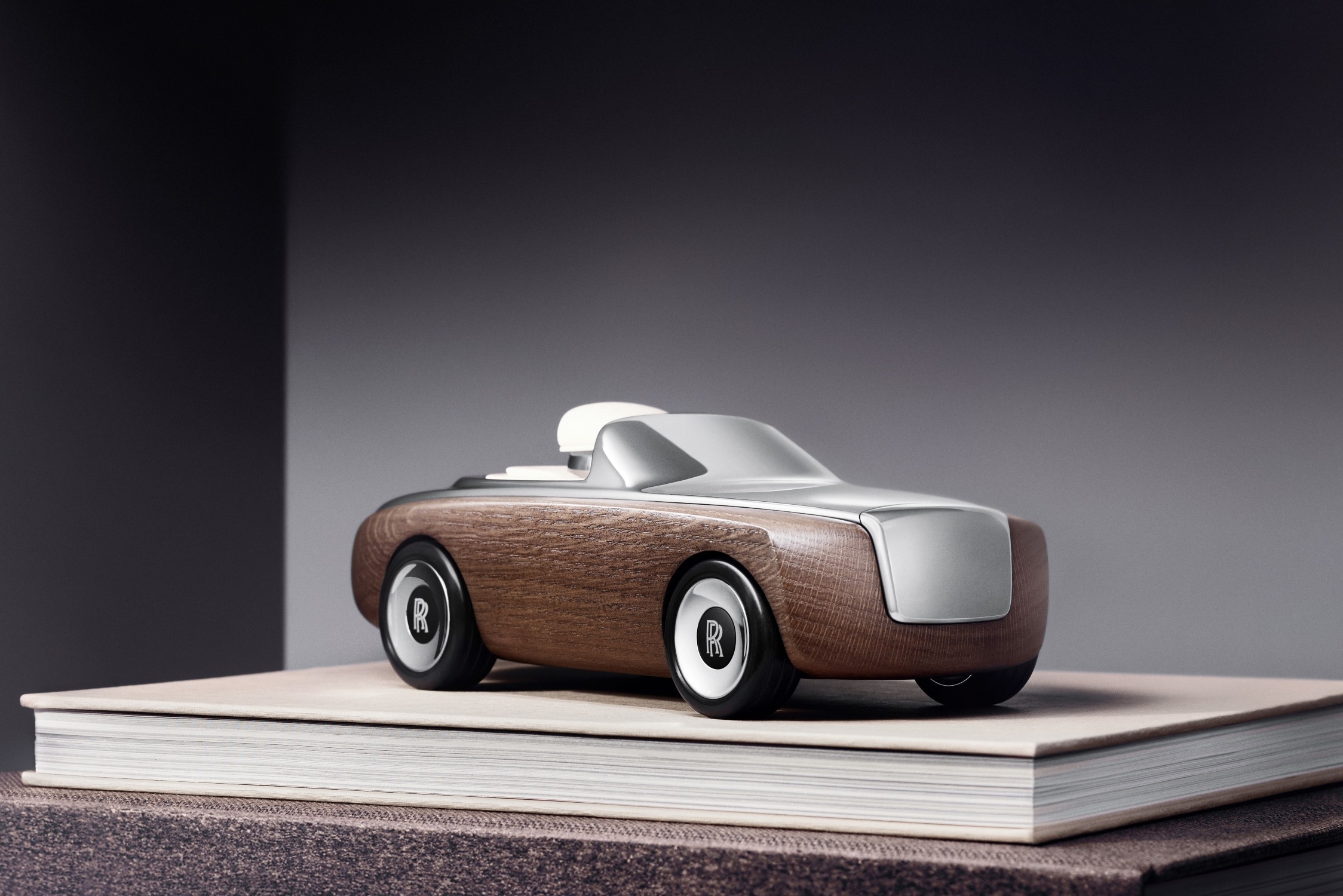 Rolls-Royce Cameo: A Masterpiece of Design and Craftsmanship | Auto Trader UAE