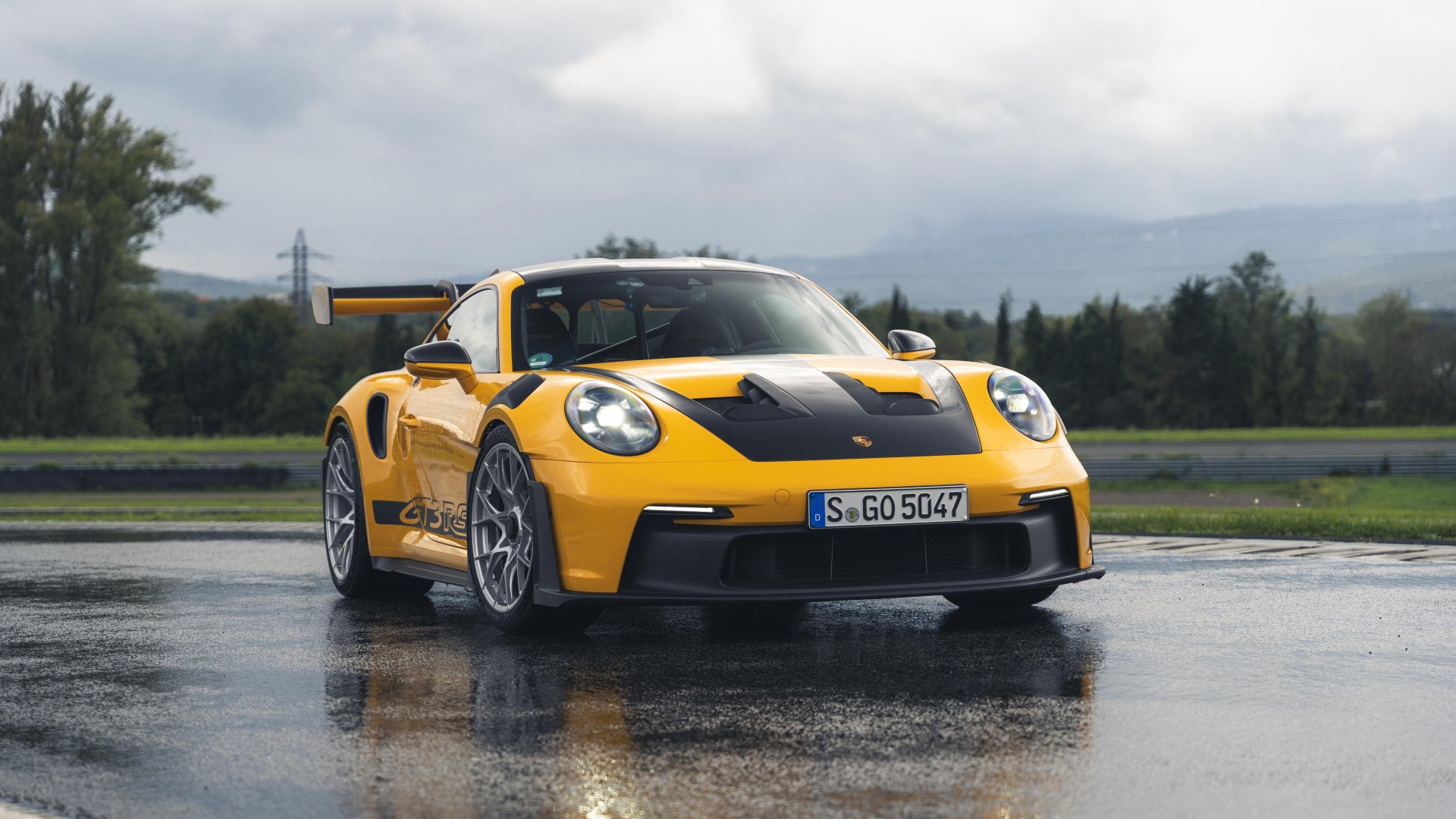 Porsche & Michelin Unveil Pilot Sport S 5 Tyre for Wet Track Conditions | Auto Trader UAE