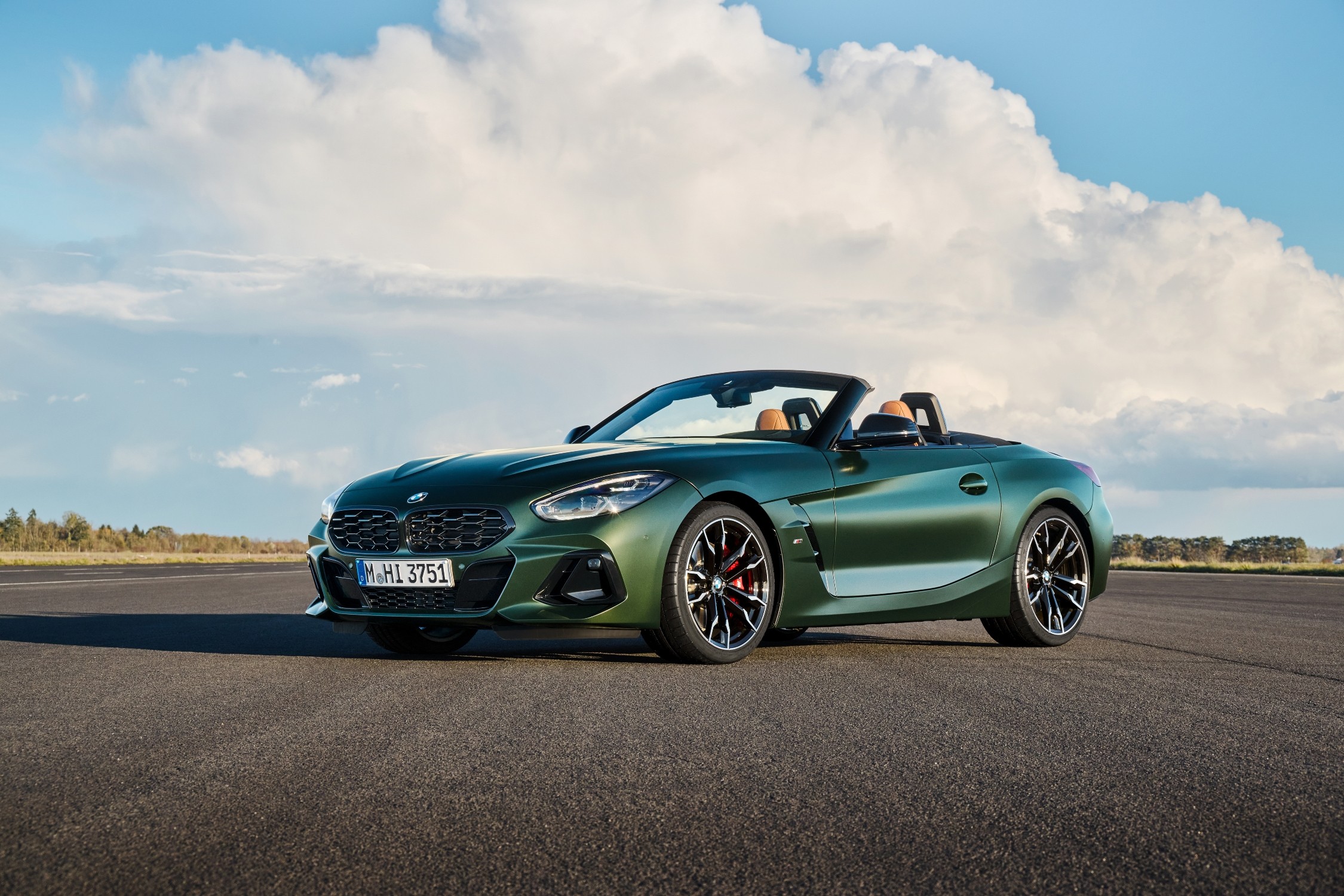 Unveiling Thrills: BMW Z4 M40i Pure Impulse Edition | Auto Trader UAE