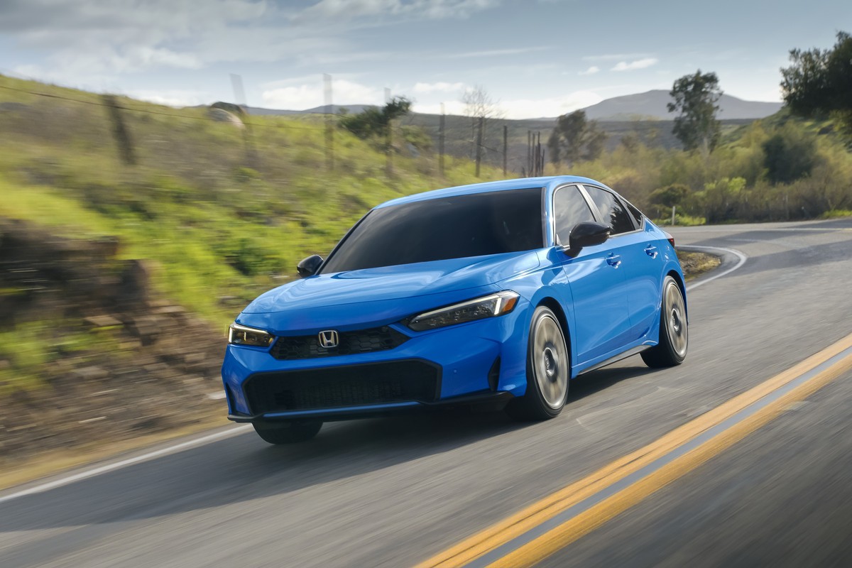 2025 Honda Civic Hatchback Hybrid | Fuel Efficiency & Performance | Auto Trader UAE