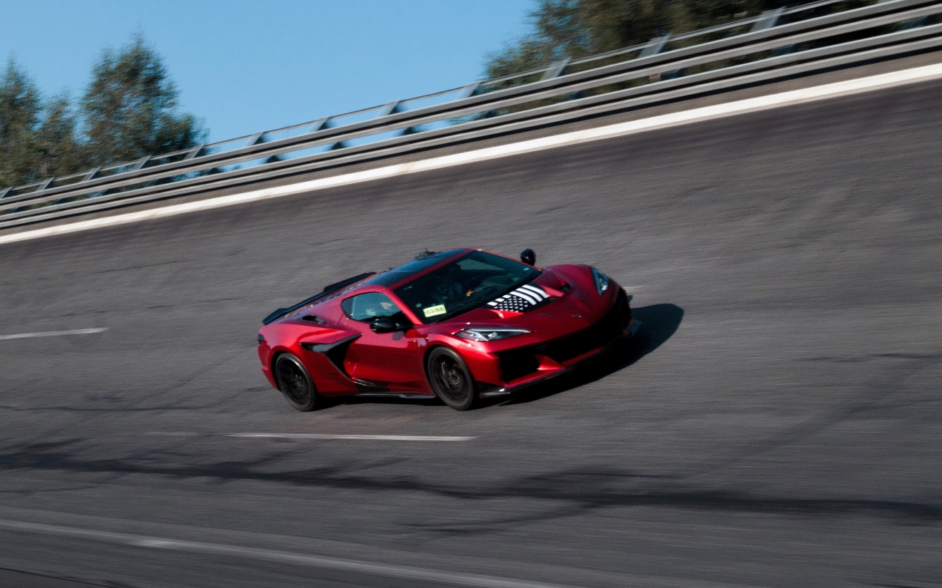 2025 Chevrolet Corvette ZR1: Sets New Record | Auto Trader UAE