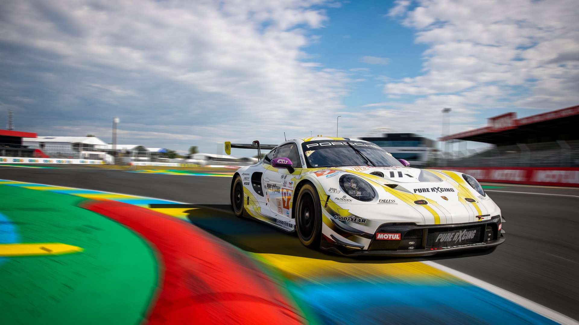 Porsche 911 GT3 R: Dominating the 2024 Racing Season | Auto Trader UAE