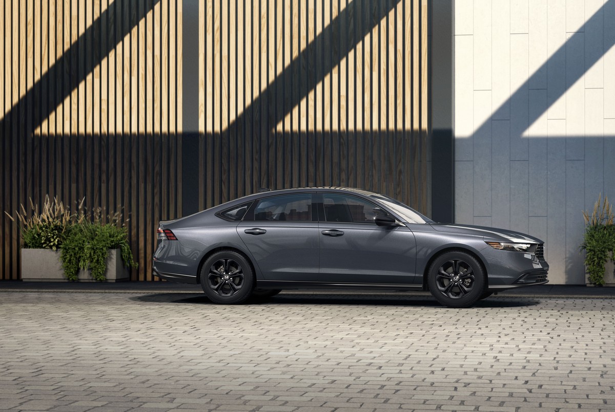 2025 Honda Accord in Dubai: Sporty Styling, Hybrid Efficiency & Advanced Tech | Auto Trader UAE