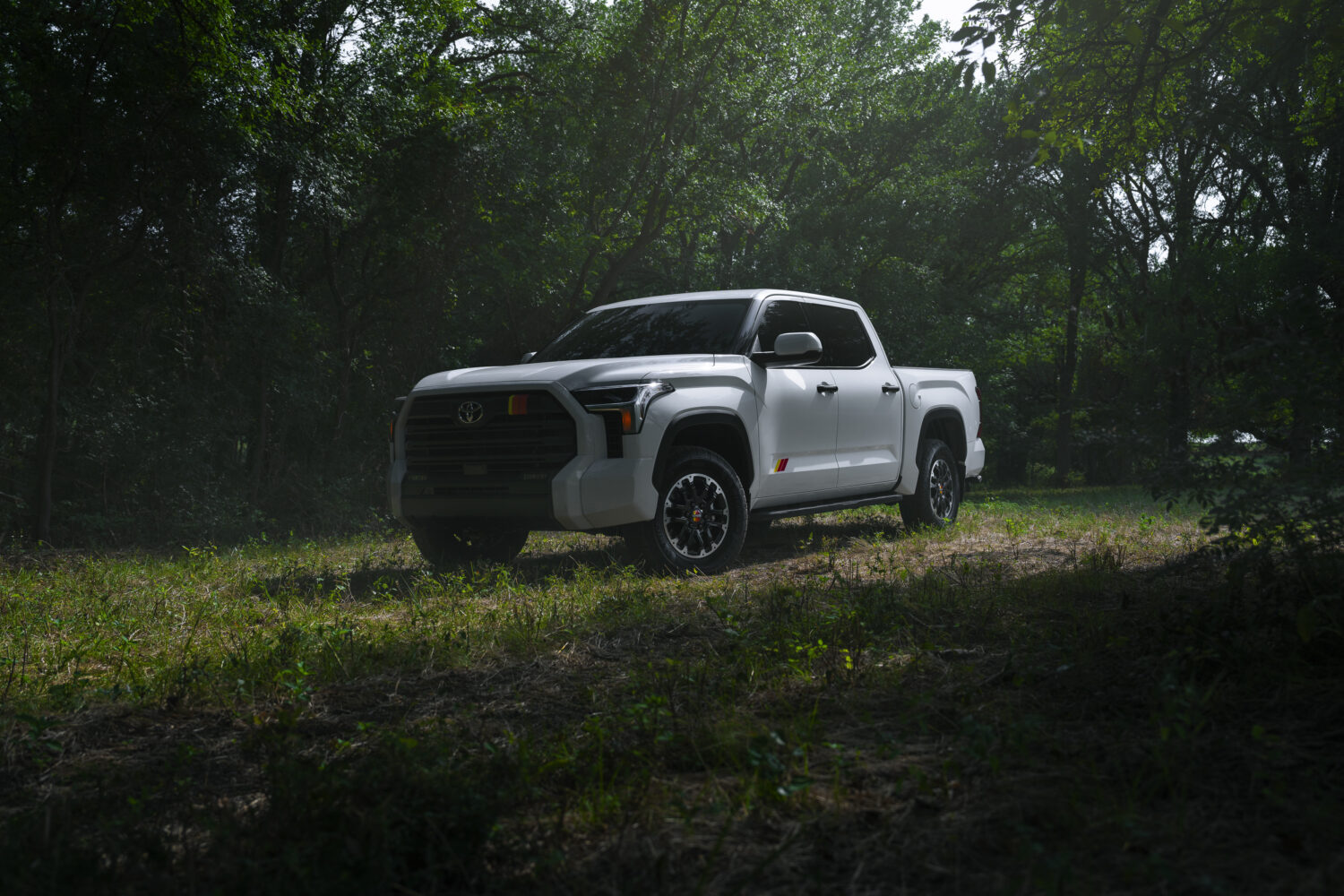 2025 Toyota Tundra: Unveiling the TRD Rally Package and Luxury Features | Auto Trader UAE