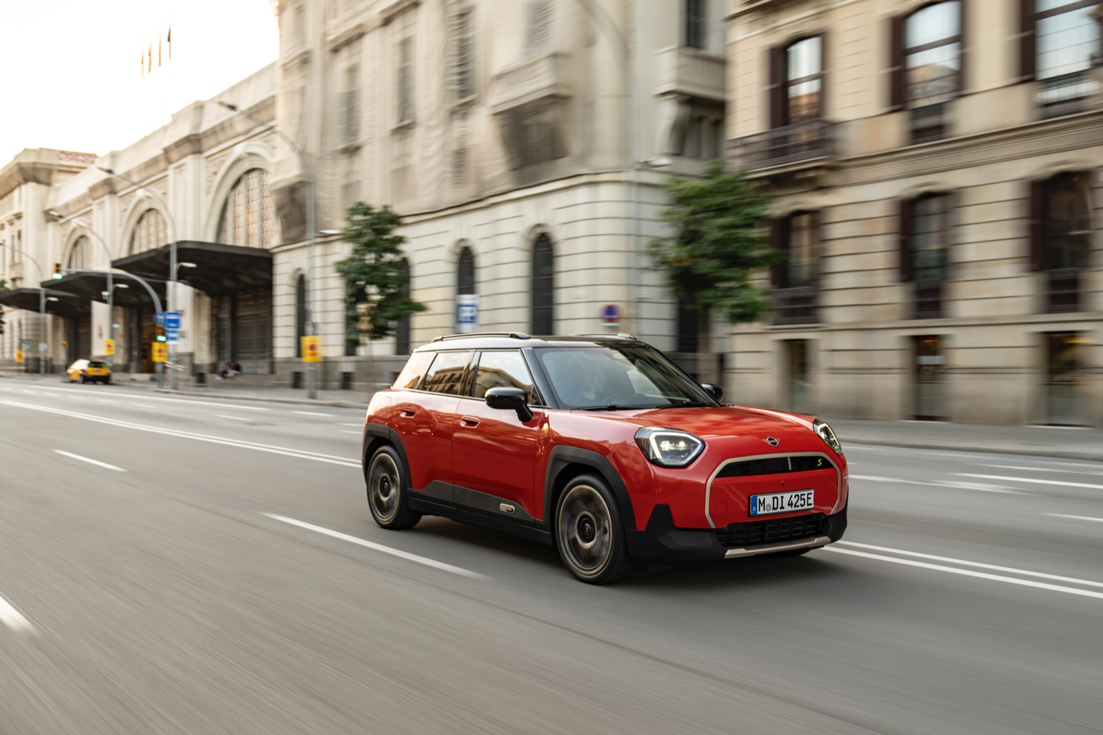 Discover the All-Electric MINI Aceman SE: Power and Innovation | Auto Trader UAE | Auto Trader UAE