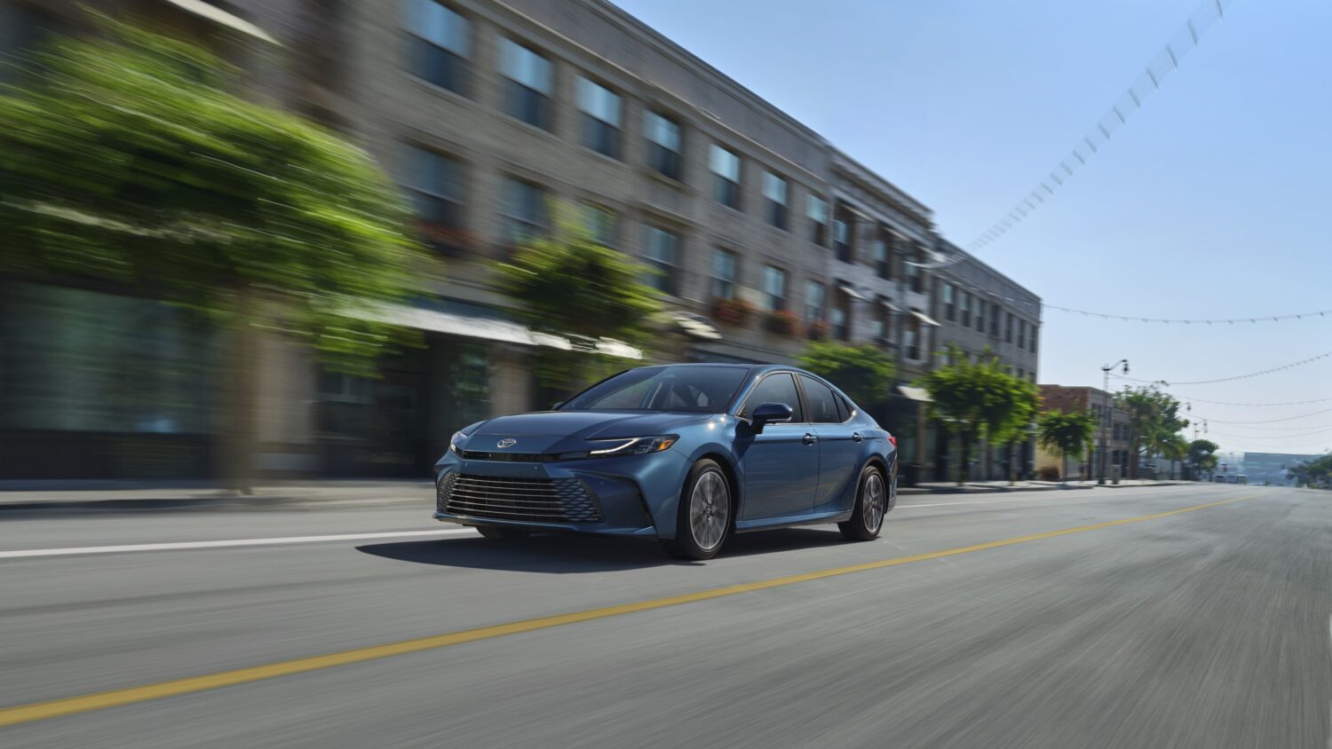 Unveiling the 2025 Toyota Camry I Five Key Features | Auto Trader UAE