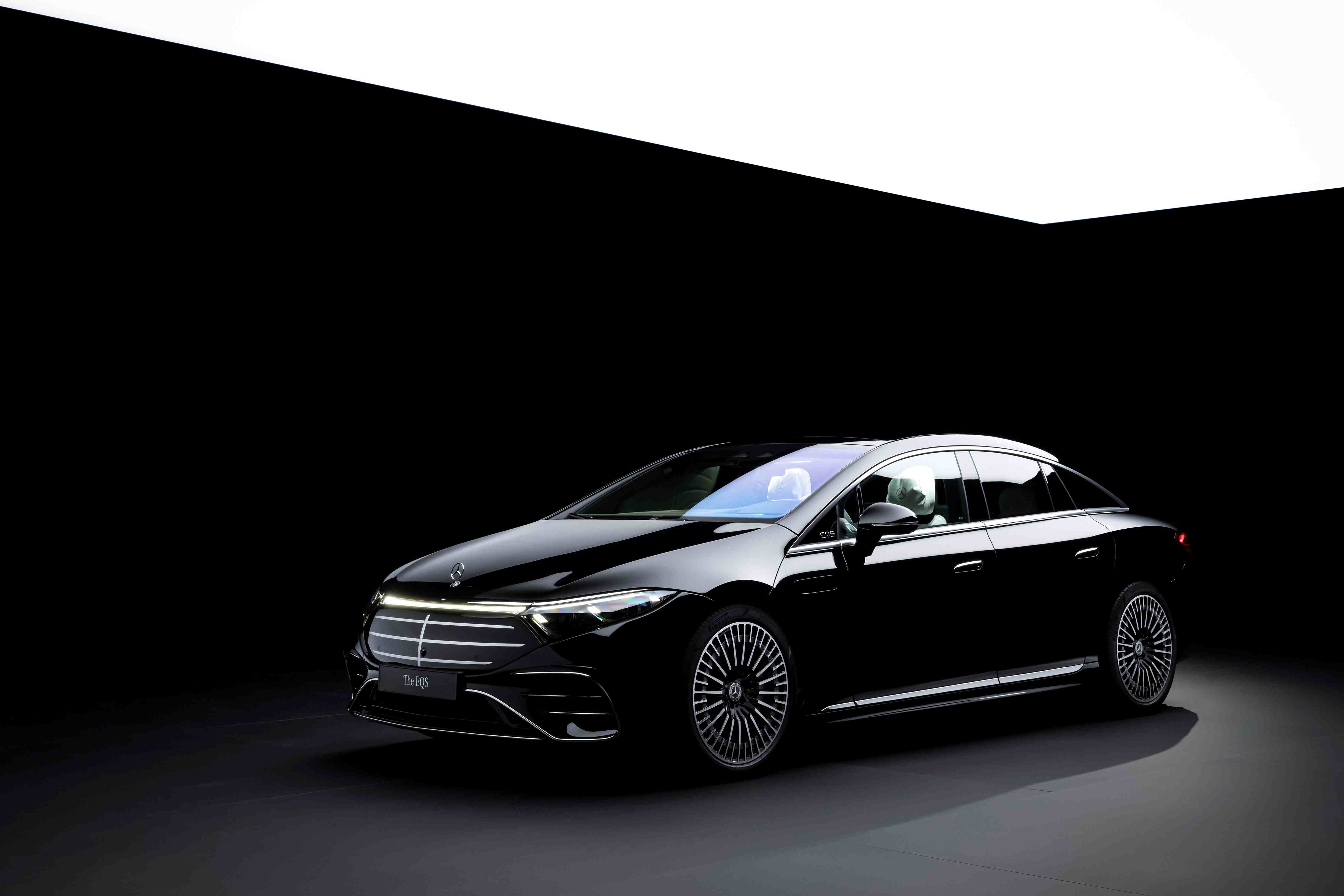 Discover the Enhanced Mercedes-Benz EQS at Auto Trader UAE | Auto Trader UAE