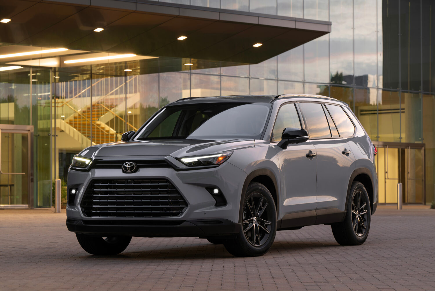 2025 Toyota Grand Highlander: New Hybrid Nightshade Edition | Auto Trader UAE