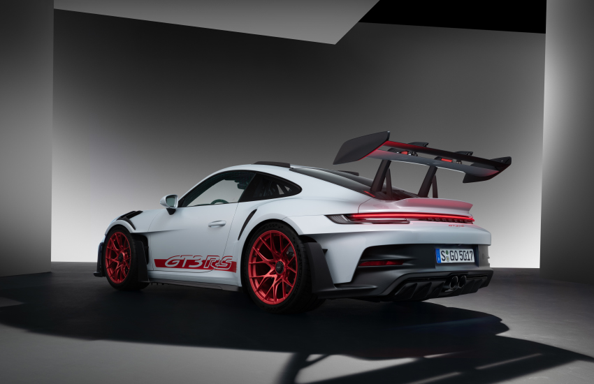 2025 Porsche 911 GT3 RS: Aerodynamic Beast | Auto Trader UAE