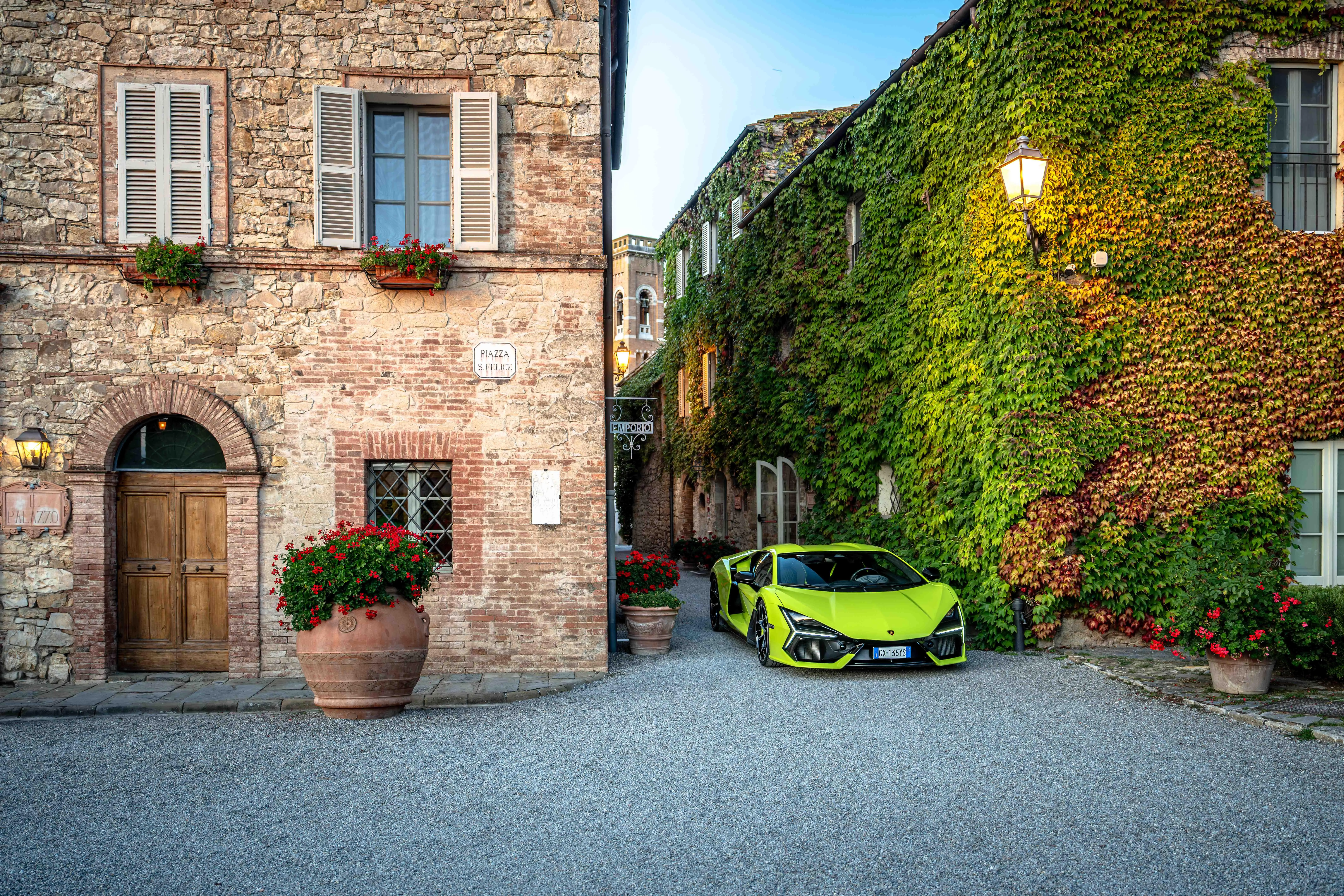 A Tour of Tuscany, the Lamborghini Way | Auto Trader UAE | Auto Trader UAE