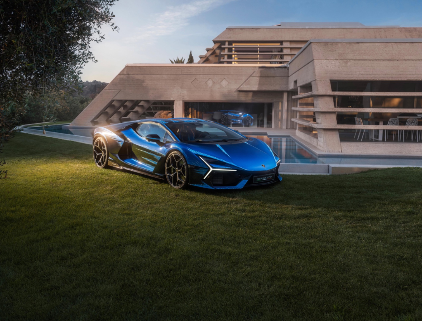 Revuelto Opera Unica: 475 Hours of Sardinian-Inspired Craftsmanship | Auto Trader UAE | Auto Trader UAE