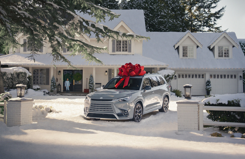 Lexus "December to Remember" I Unwrapping Magic Behind the Big Red Bow | Auto Trader UAE