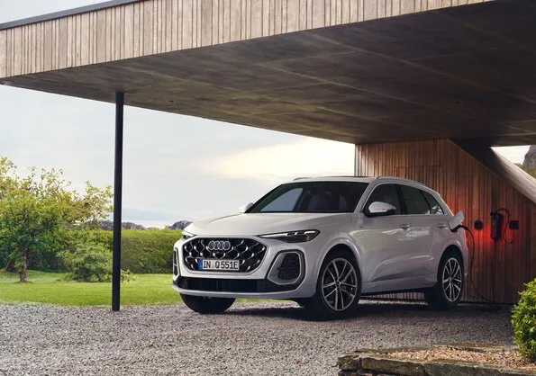 Audi Q5 e-hybrid – Luxury Plug-In SUV with 100km Electric Range | Auto Trader UAE