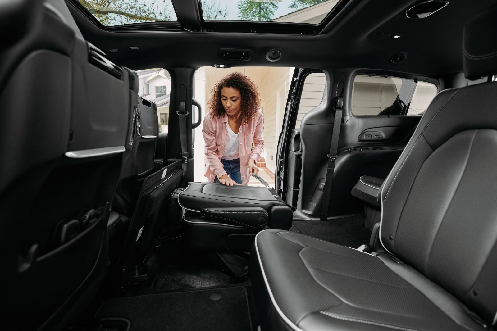20 Years of Stow 'n Go: Chrysler’s Revolutionary Minivan | Auto Trader UAE
