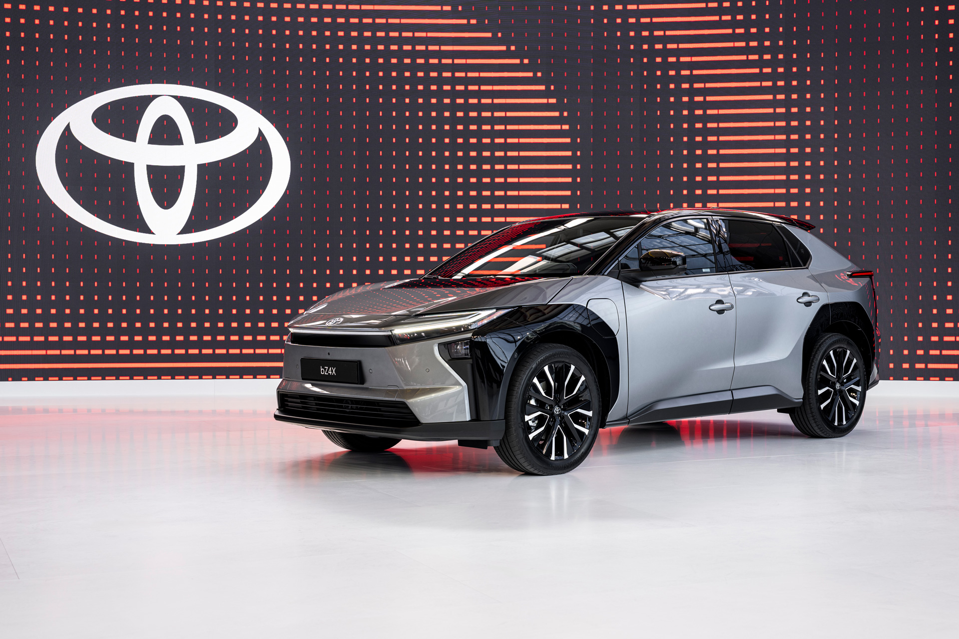 Toyota & Lexus Reveal New Electric SUVs – C-HR+ BEV, bZ4X & Lexus RZ | Auto Trader UAE