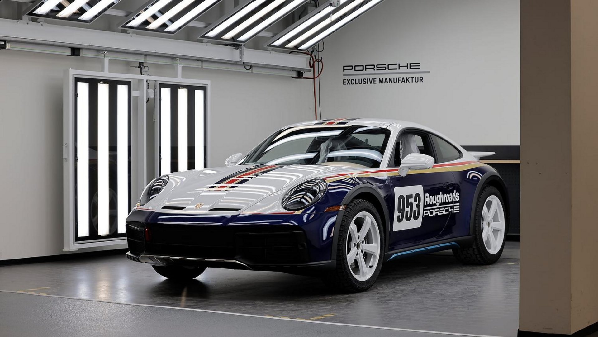 Explore Limited-Edition Porsche 911 Models: Luxury and Craftsmanship | Auto Trader UAE