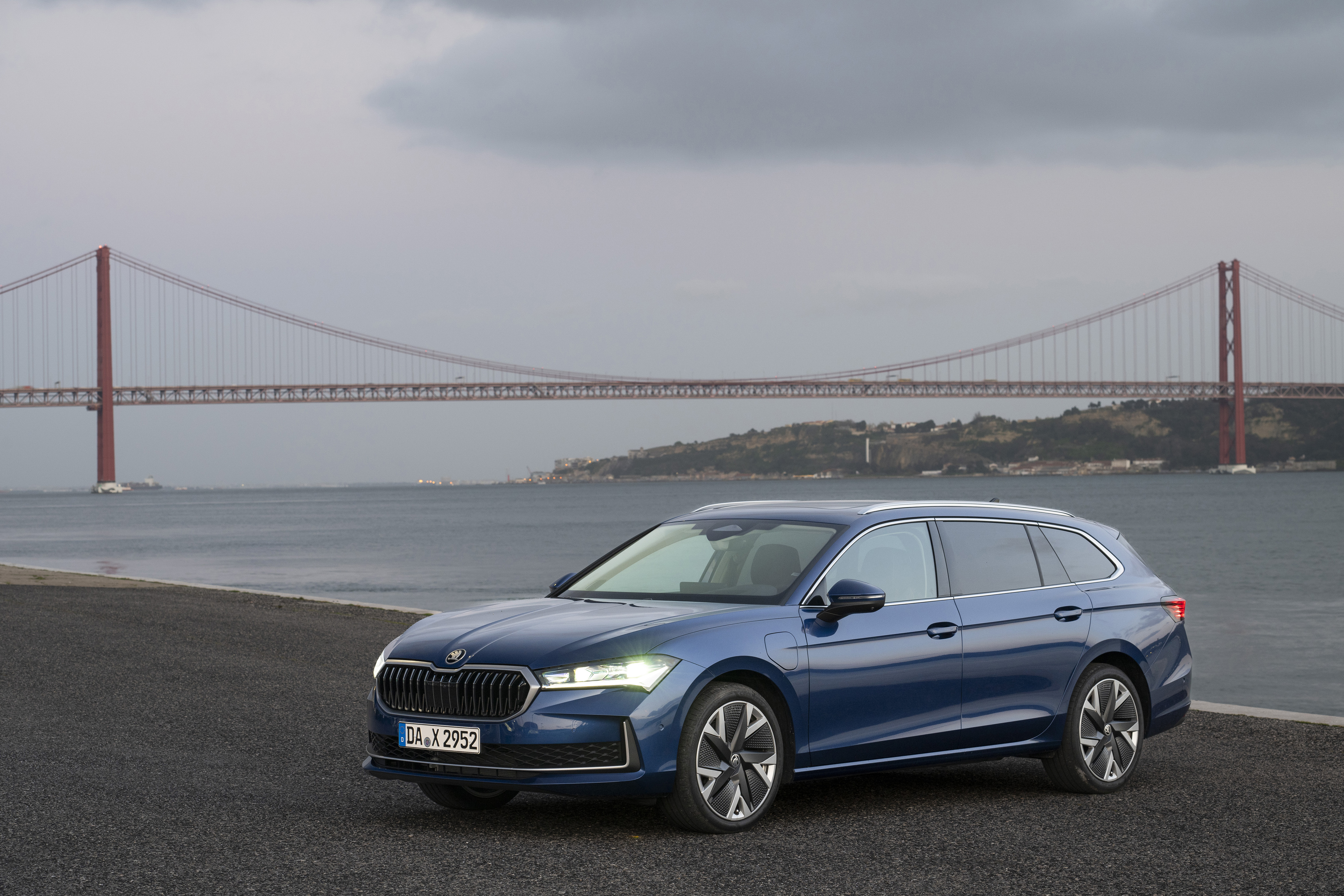 Explore Luxury and Efficiency with the New Škoda Superb | Auto Trader UAE | Auto Trader UAE