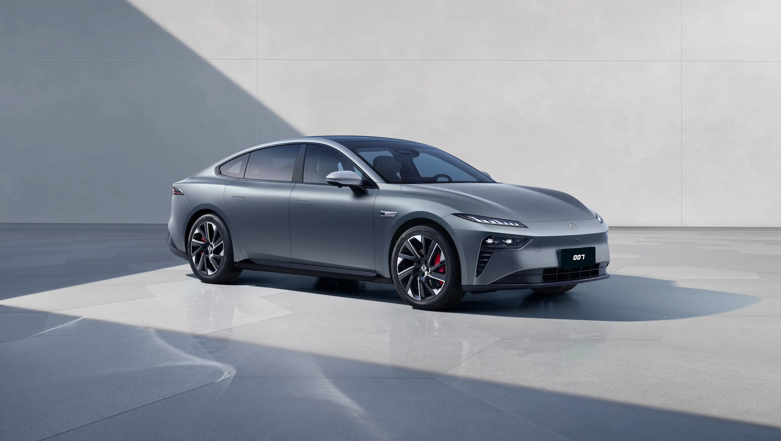 MAHY Khoory Automotive Unveils DONGFENG 007 EV at EVIS Abu Dhabi 2025 | Auto Trader UAE