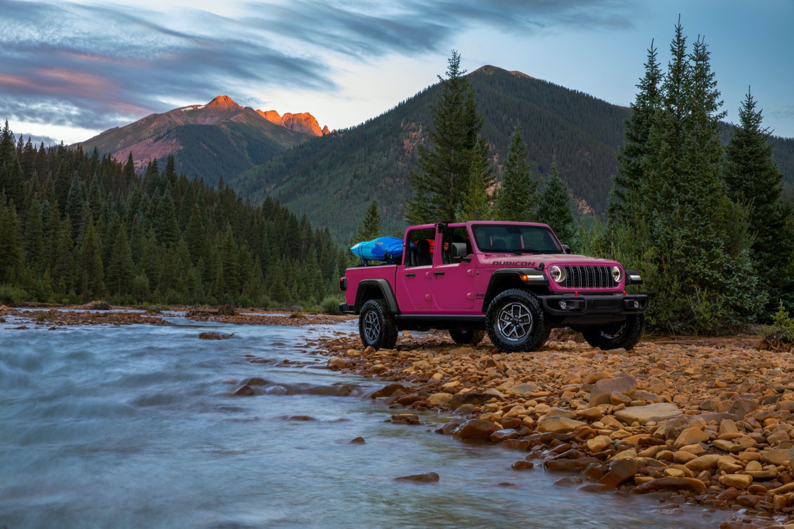Tuscadero Color Now Available for Jeep® Gladiator Pickup | Auto Trader UAE