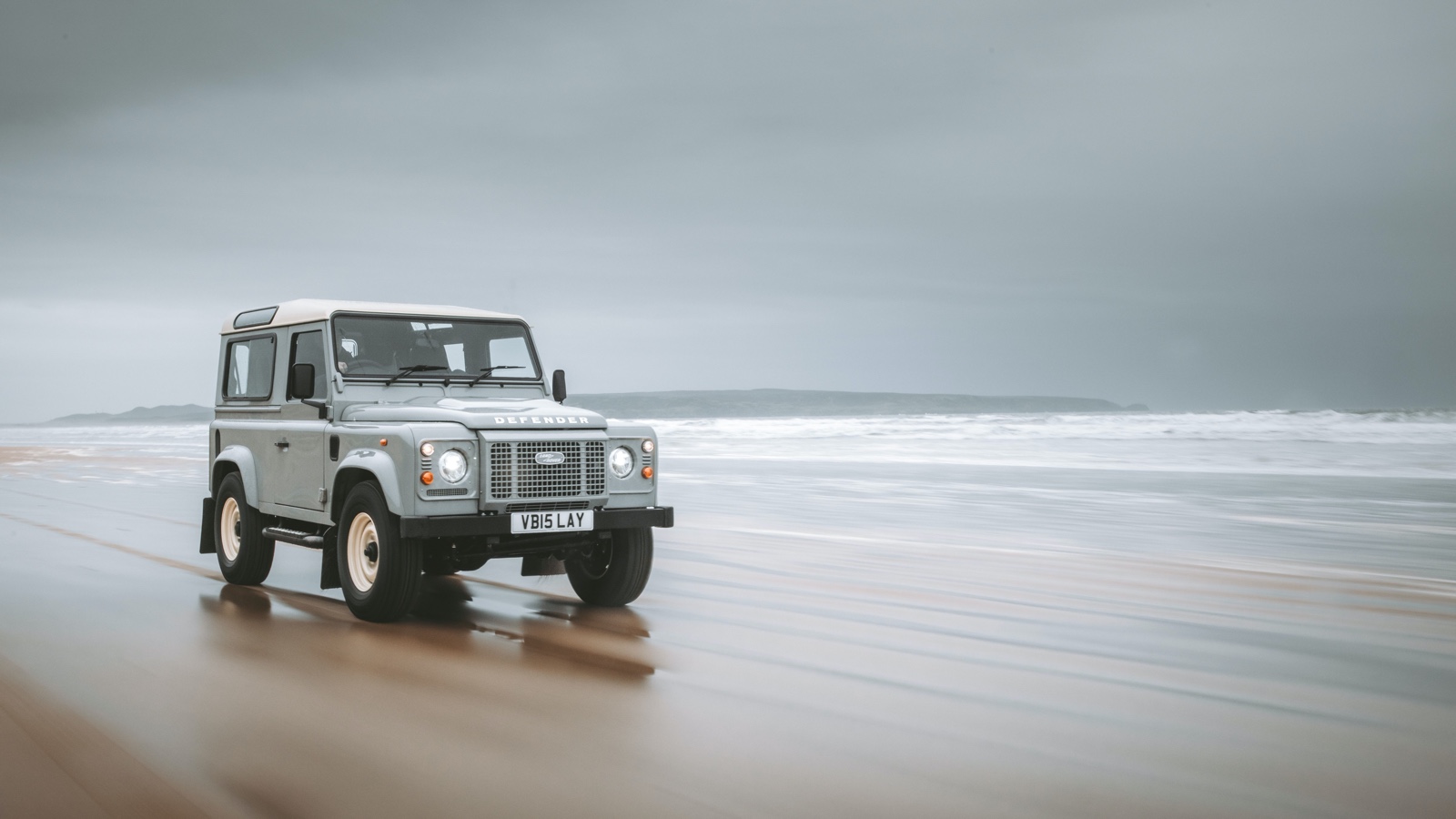 Discover the Classic Defender Works V8 Islay Edition at Auto Trader UAE | Auto Trader UAE