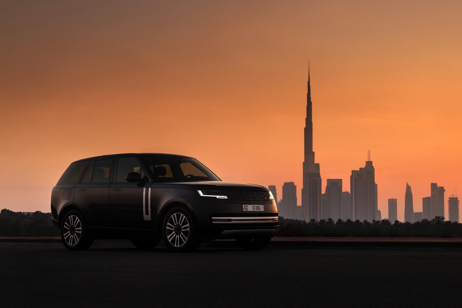 Range Rover Electric: Luxury SUV Tested in Dubai’s Extreme Desert Heat | Auto Trader UAE