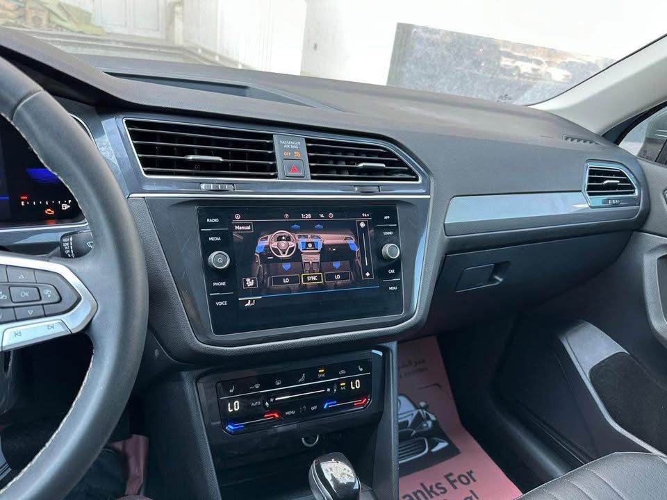 2023 فولجس فاجن تيغوان SE R-Line Black