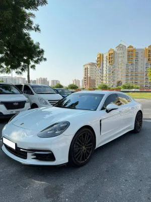 2017 بورش باناميرا 4 Sport Turismo
