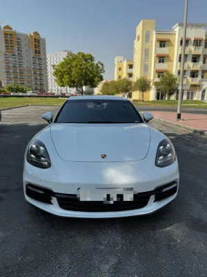 2017 بورش باناميرا 4 Sport Turismo