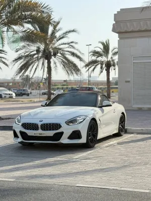 2023 بي أم دابليو زد 4 3.0i