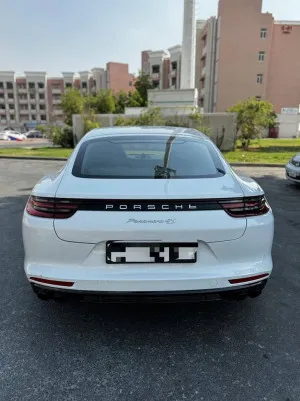 2017 بورش باناميرا 4 Sport Turismo