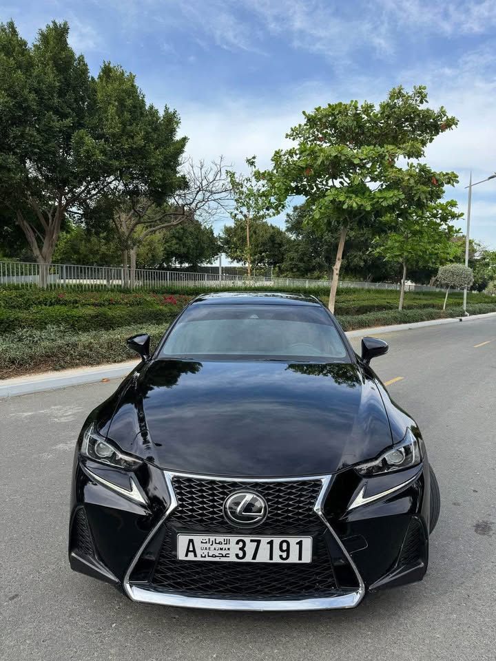 2020 لكزس اي اس IS 350