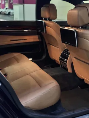 2015 بي أم دابليو الفئة - 7 730LI
