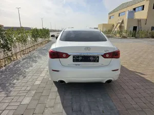 2016 إنفينيتي كيو٥٠ Pure