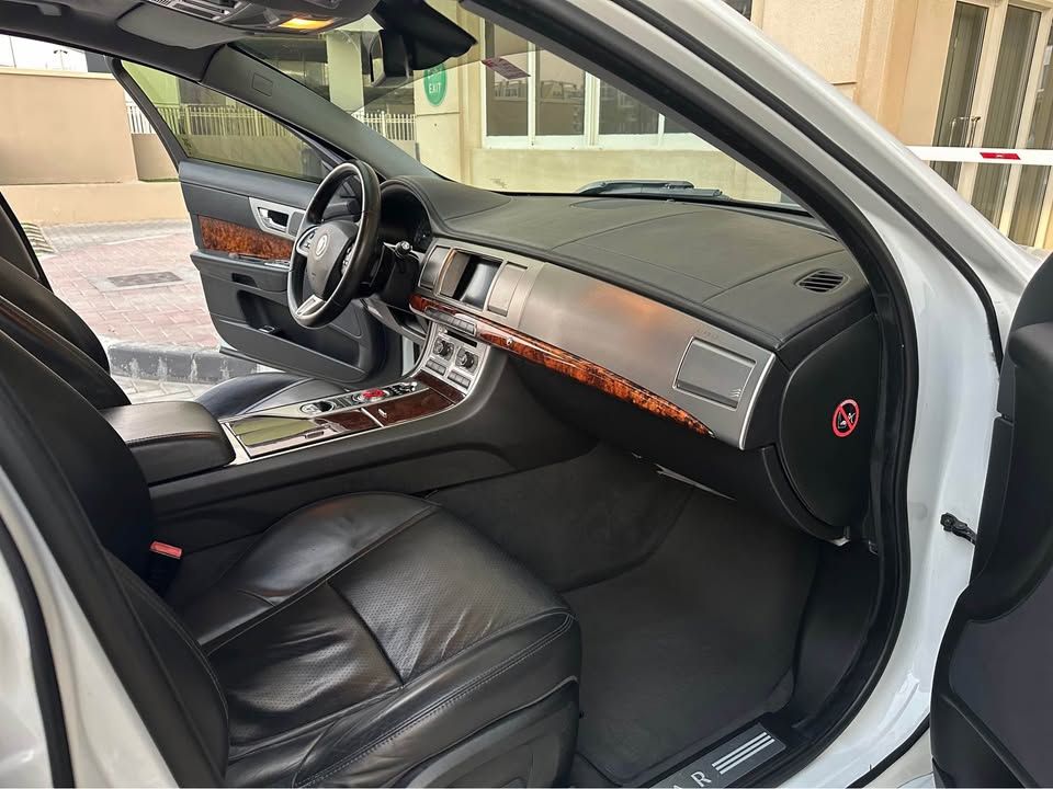 2013 جاكوار اكس اف R-Sport