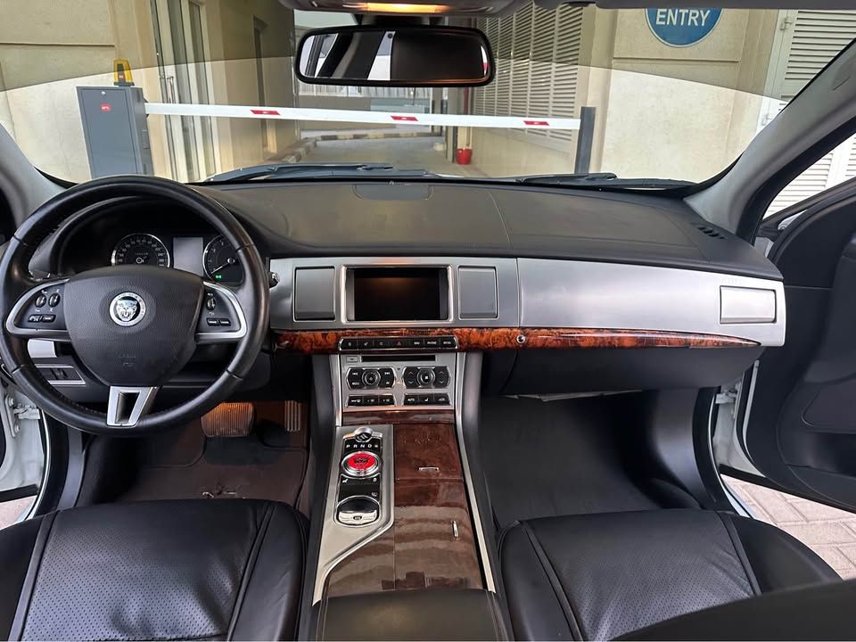 2013 جاكوار اكس اف R-Sport